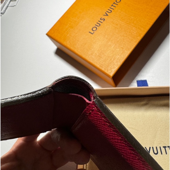 LOUIS VUITTON Victorine Wallet fuchsia monogram - Picture 15 of 16